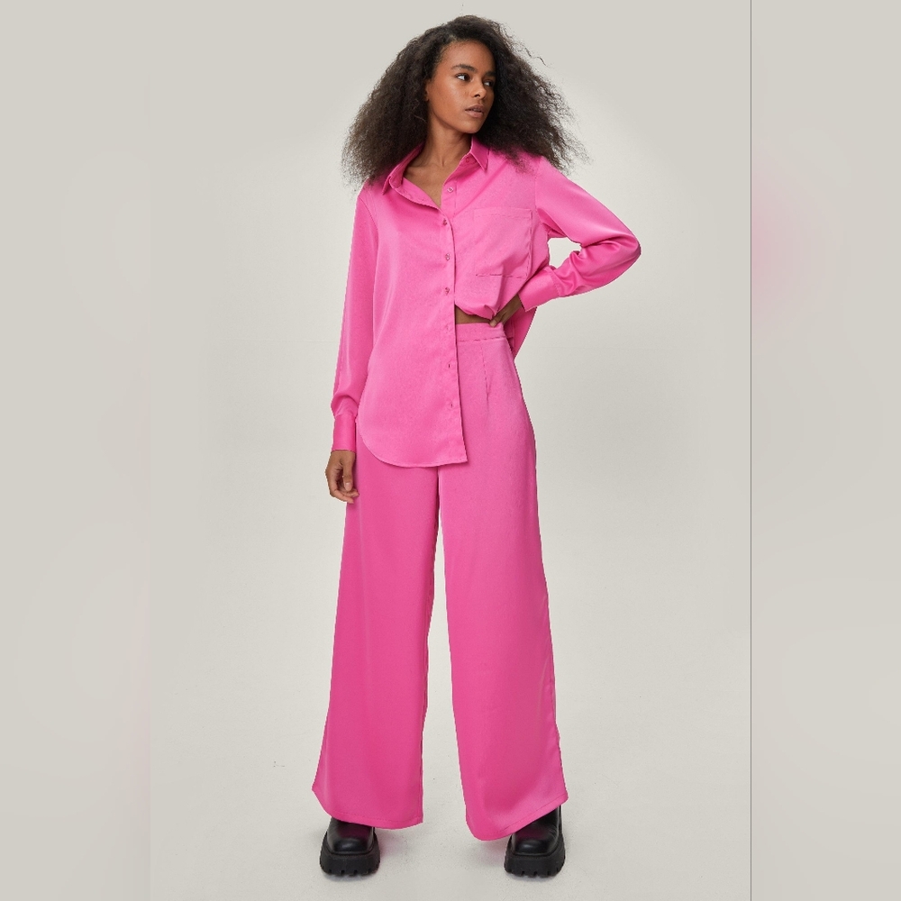 NWT Petite Satin Wide Leg High Waisted Pants